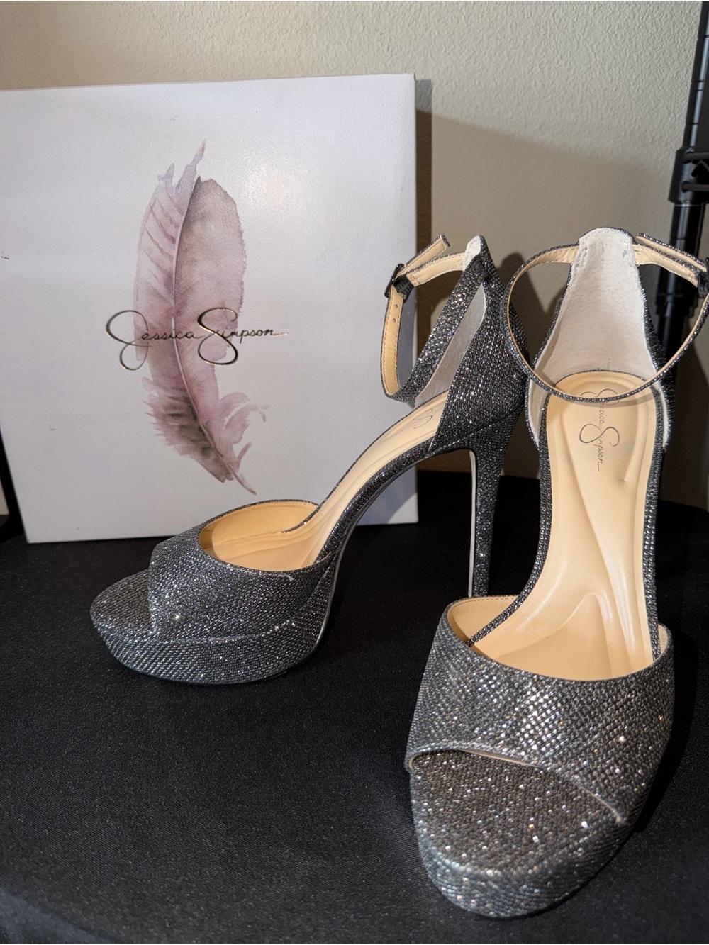 Jessica Simpson “Sohilea” Platform Pumps in Anthracite ❤️‍🔥